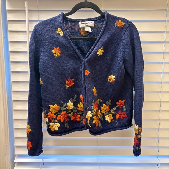 Like New Women's Fall Leaf Embroidered Knit Cardigan Sweater Size PP - Picture 1 of 8